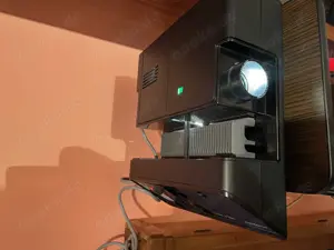 Rollei P360 Diaprojektor mit Kabelfernbedienung  Bild 2