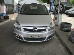 Opel Zafira Cosmo MOTORSCHADEN