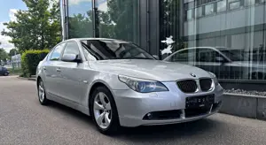 BMW 530 i Autom*Komfortsitze*AHK*Leder*Navi*Xenon*
