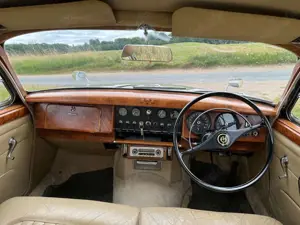 Jaguar Daimler 250 V8