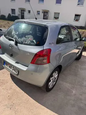 Toyota Yaris Yaris 1.3 VVT-i Luna Bild 3
