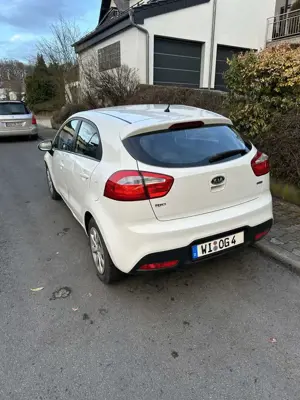 Kia Rio 1.4 CRDI Fifa World Cup Edition Bild 2