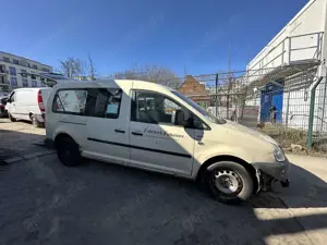 Volkswagen Caddy 1.9 TDI DPF DSG Maxi (7-Si.) Bild 2