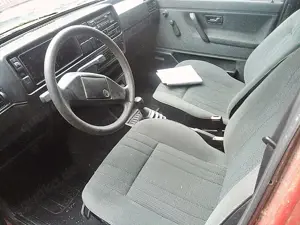 Volkswagen Golf II 1.3l / 5 trg/ wenig km/ Oldtimer/ z.herrichten Bild 3