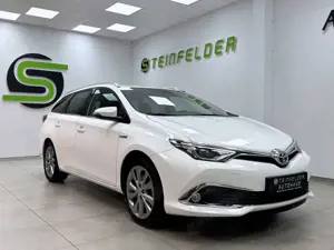 Toyota Auris Hybrid Executive / RKAM / S