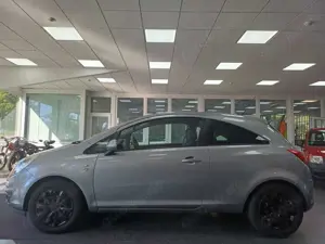 Opel Corsa Edition "111 Jahre" / Klima Allwetter Bild 5