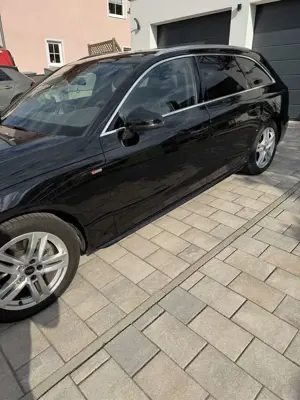 Audi A4 A4 Avant 35 TFSI S tronic S line Bild 2