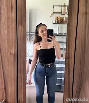 Verkaufe Nacktfotos oder Videos von mir (ab 15 Euro) 
