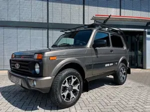 Lada Niva Urban 1,7 4x4 Top Zustand!