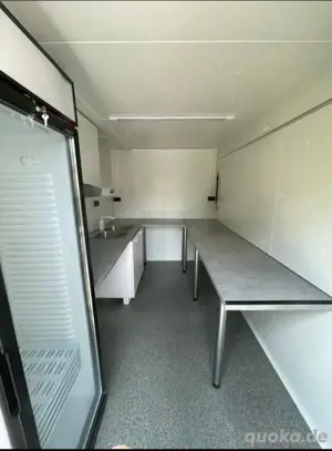 3,5 2,2 m Catering-Truck Mehr erfahren Ausgestattet und sofort einsatzbereit! Bild 3
