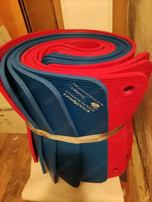 9 Qualitäts-Gymnastikmatten blau oder rot wie neu für Studio o. Persönlichen Gebrauch