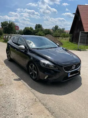 Volvo V40 D3, Bj. 2014    EURO 5  Top-Ausstattung, gepflegt & unfallfrei