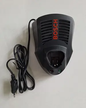 Bosch Akku Ladegerät  AL 1130 CV Professional 10,8 V mit 2,0 Ah