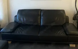 Ledercouch schwarz 3-Sitzer mit Hocker