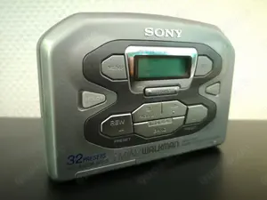 SONY WM-FX491 Retro FM AM Walkman 