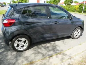 Hyundai i10, 67 PS, fast wie neu, top gepflegt, unfallfrei,NR, SH,8-fach ber., zum 1.7.oder früher  