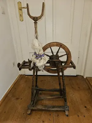 Antik! Rarität! 2 komplette Spinnräder á 45,-! Spinnrad Deko TOP Zustand! Bild 5