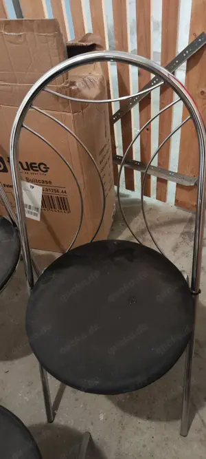 Verkaufe 4 Stück Essstühle Metall Gestell und  Polster  Bild 2