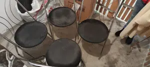 Verkaufe 4 Stück Essstühle Metall Gestell und  Polster  Bild 3