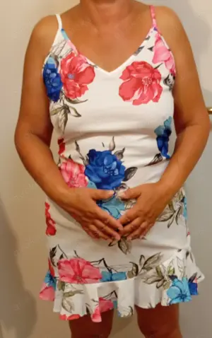  2 Kleider...2 negligees zu verkaufen alle getragen