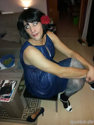 Devote Sissy Crossdresser Zweilochstute steht zur Verfügung