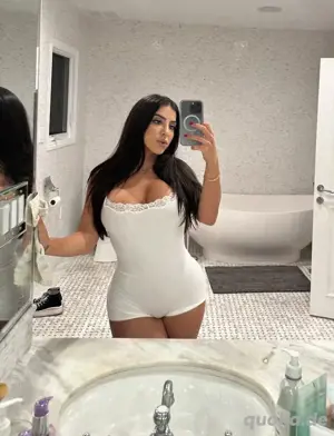 I am an available escort   Bild 3