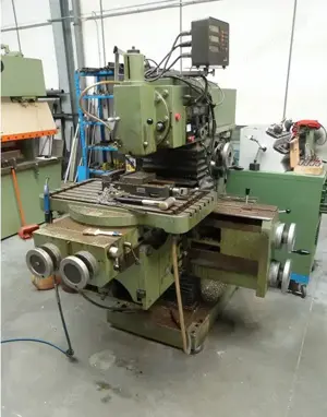 Maho M800 Fräsmaschine