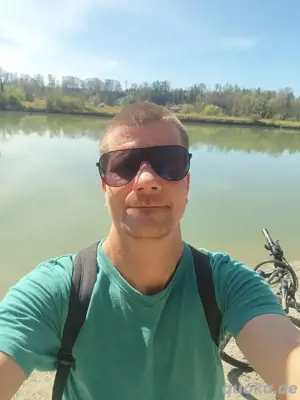 Suche süße hübsche Frau zum outdoor treffen,am See oder Parkplatz, Spaß im Freien jetzt spontan