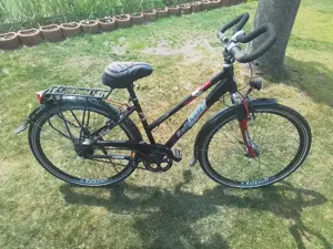 Biete zwei 26'er Fahrräder 