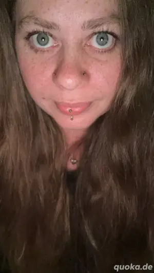 curvy milf bietet private treffen gegen tg hj fingern lecken