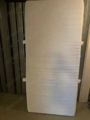 Verschenke Komfortmatrazze 90x200, ca. 1 Jahr alt, guter Zustand