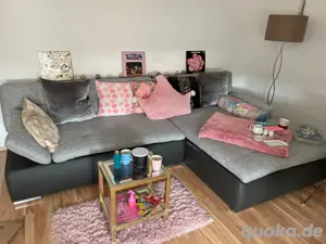 Sofa ohne Kissen zu verschenken