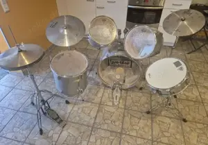 Schlagzeug (komplettes- Set)