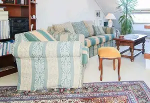 Couchsofa und Sessel