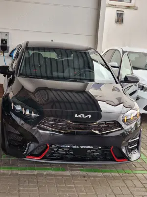 Kia Ceed GT 1.6 T-GDI DCT GT  Vollausstattung  6 Jahre Restgarantie 