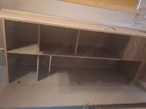 Kleiderschrank sehr gut erhalten 