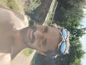 Suche Sie für gemeinsame Stunden 