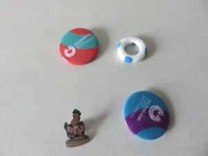 Anstecker zu verschenken