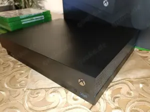 Microsoft Xbox One X (1 TB) mit 7 Spielen, Wie Neu