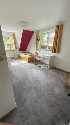 WG Zimmer in hellem, schönem, modernen, großen Doppelhaus