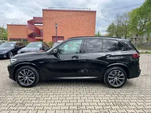 BMW X5 xDrive 45 e MSport*Panorama*Kamera*Luftfederu Bild 2