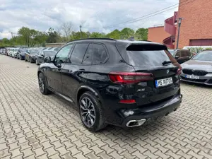 BMW X5 xDrive 45 e MSport*Panorama*Kamera*Luftfederu Bild 3