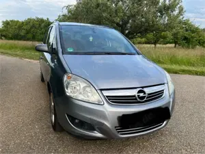 Opel Zafira 1.8 7sitzer HU04/27 Bild 2