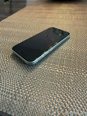 Apple iPhone 15 Pro 256GB Weiss Bild 4