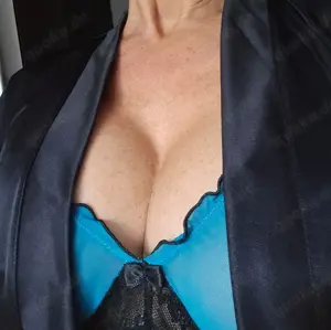 Attraktive Blondine sucht niveauvollen Mann