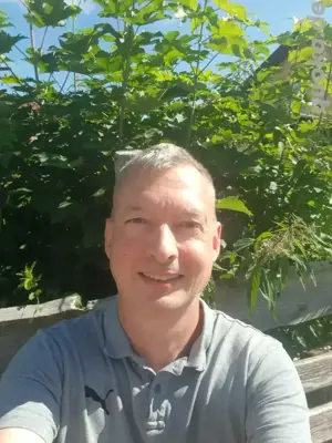 Suche junge Frau als feste Sexpartnerin