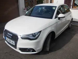 Audi A1 Top Zustand, Original 47500Km,TÜV 6 25, Service u. Ölwechsel 2 25 gemacht 