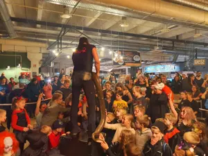 Dschungelshow - Kleine Feuershow mit Schlangenshow Bild 5