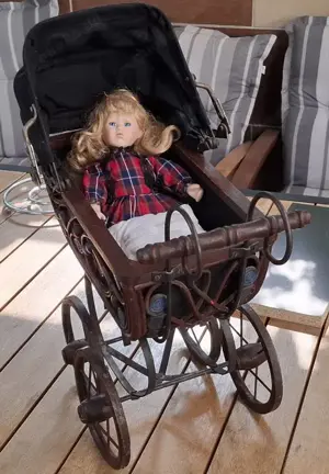 Puppenwagen