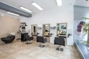 Nachmieter Gesucht für einen gut etablierten Friseur- und Nagelstudio in Nürnberg - Ablöse VB